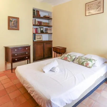 In The Heart Of With Ac Terrace Benakey Apartment